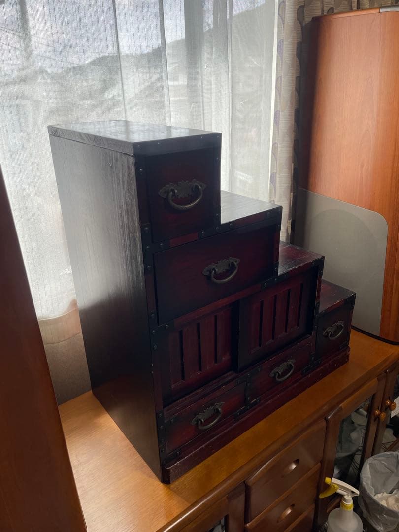 値下！　木製階段状タンス