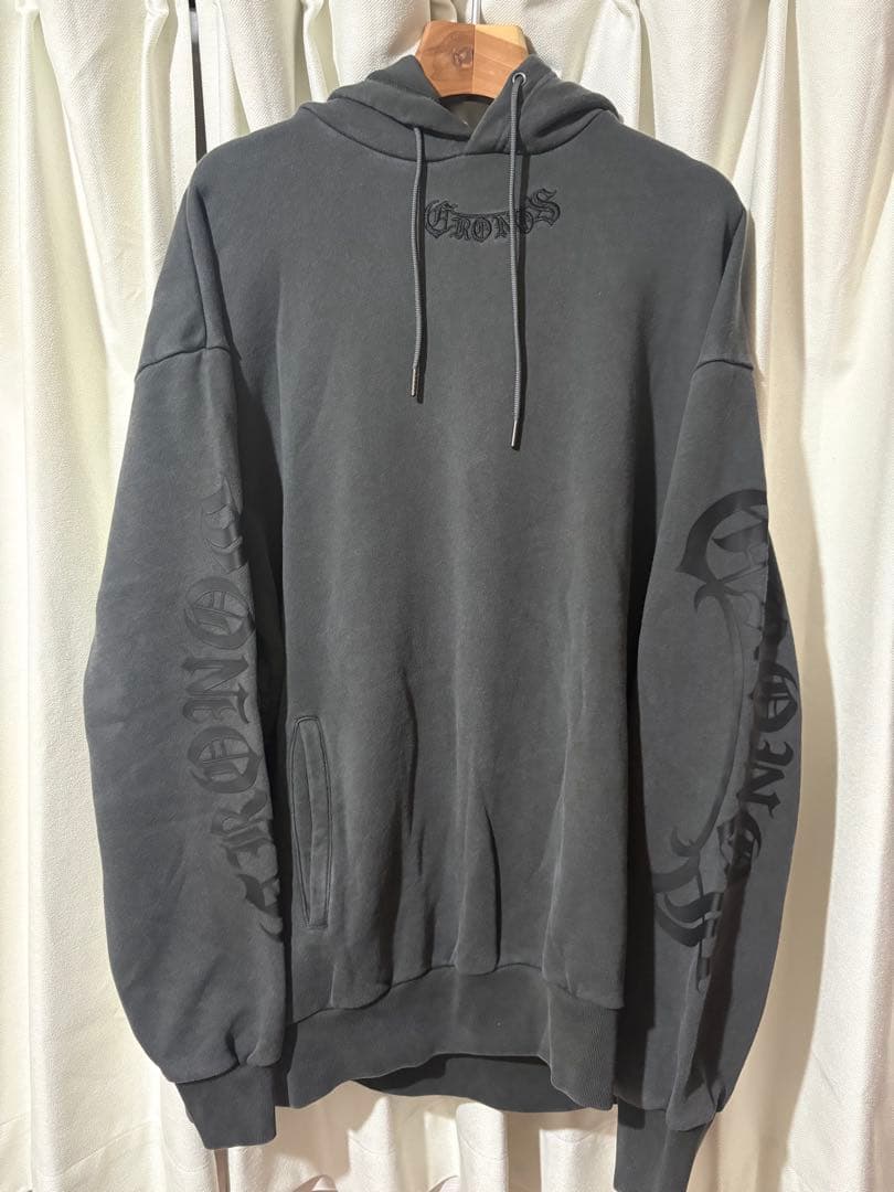 新品未使用cronos クロノス　フーディー