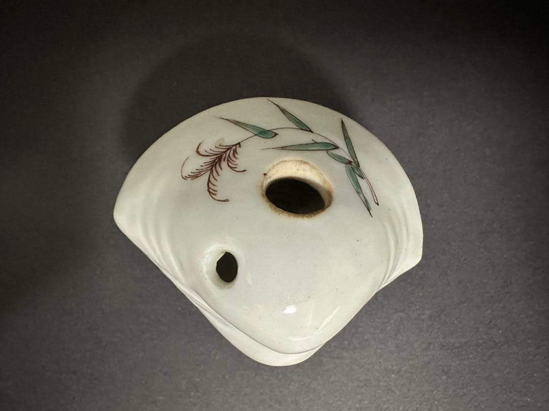 【根付(netsuke)】陶器　色絵烏葦蛇籠文蛤龍宮根付　江戸時代