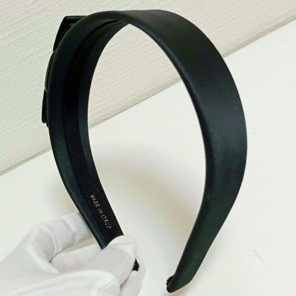 AMG15 サルヴァトーレフェラガモ 美品 ヴァラリボン カチューシャ 髪留め