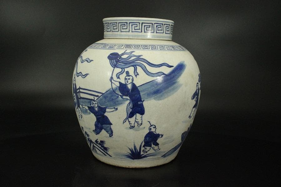 中国美術 青花 宮廷人物紋 蓋壷 高25.5cm(LC209)