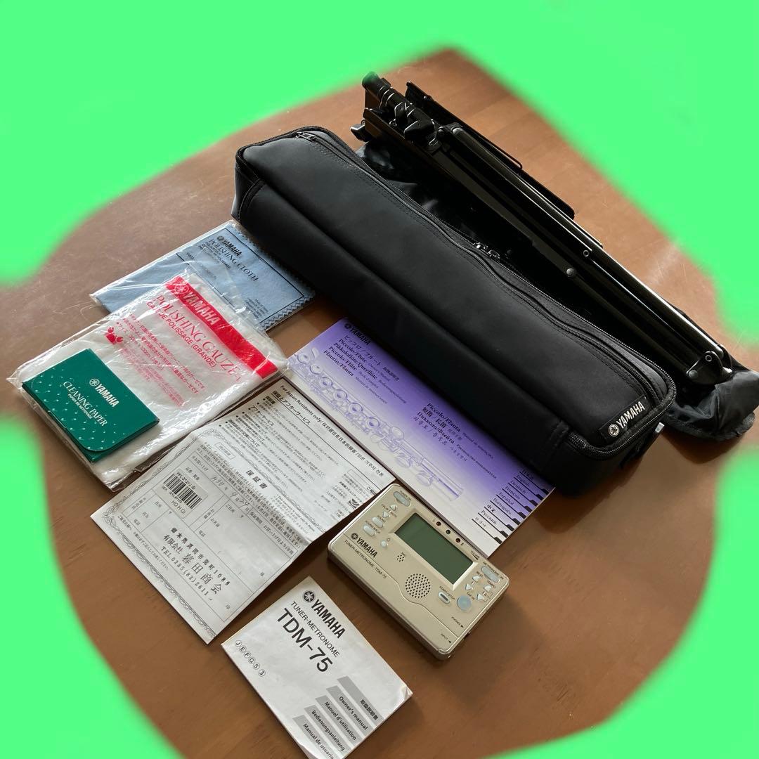 【中古】フルートYAMAHA ＹＦＬ212 &譜面台、その他　セット売り