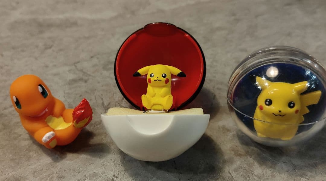 激レア！！　ポケモン　Pokémon　　ピカチュウ　ヒトカゲ　セット