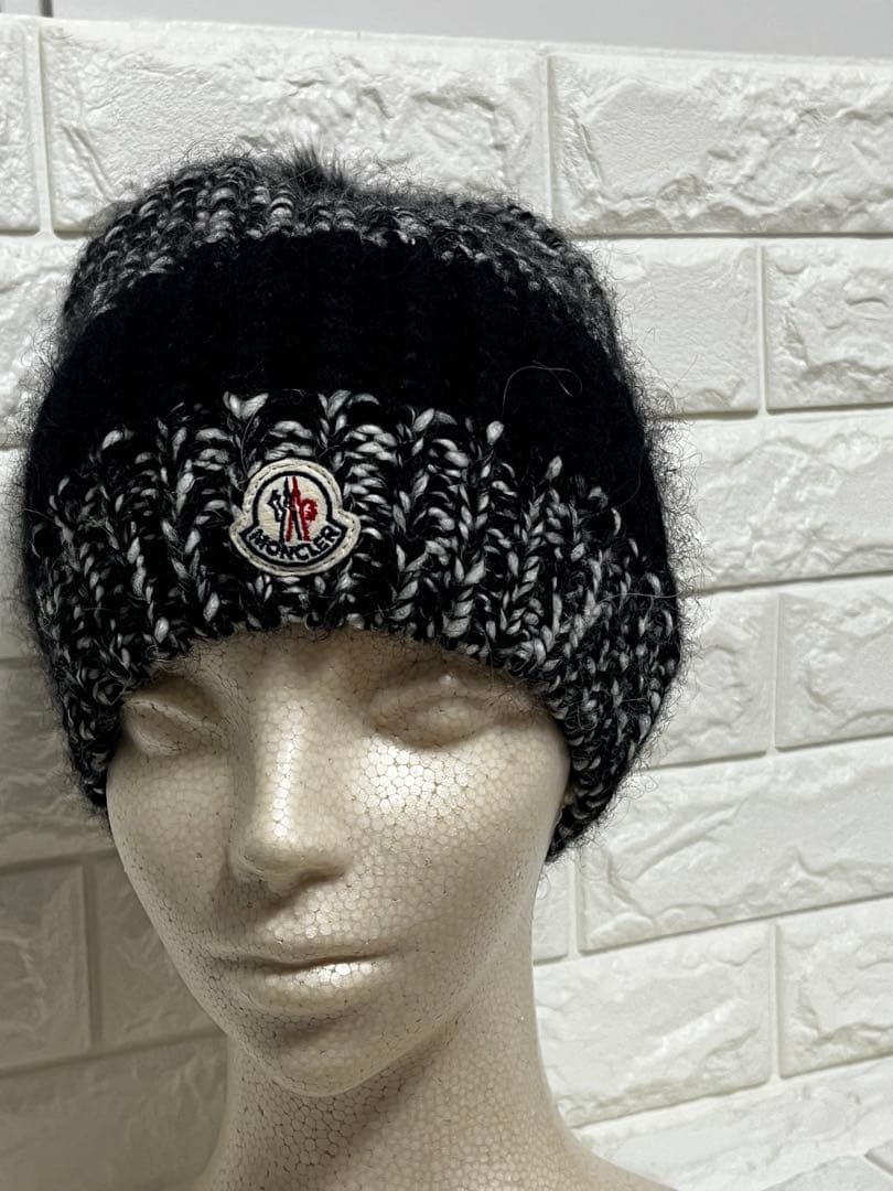 【モンクレール/MONCLER】クリーニング済✨　ビーニー　ニット帽　ポンポン付