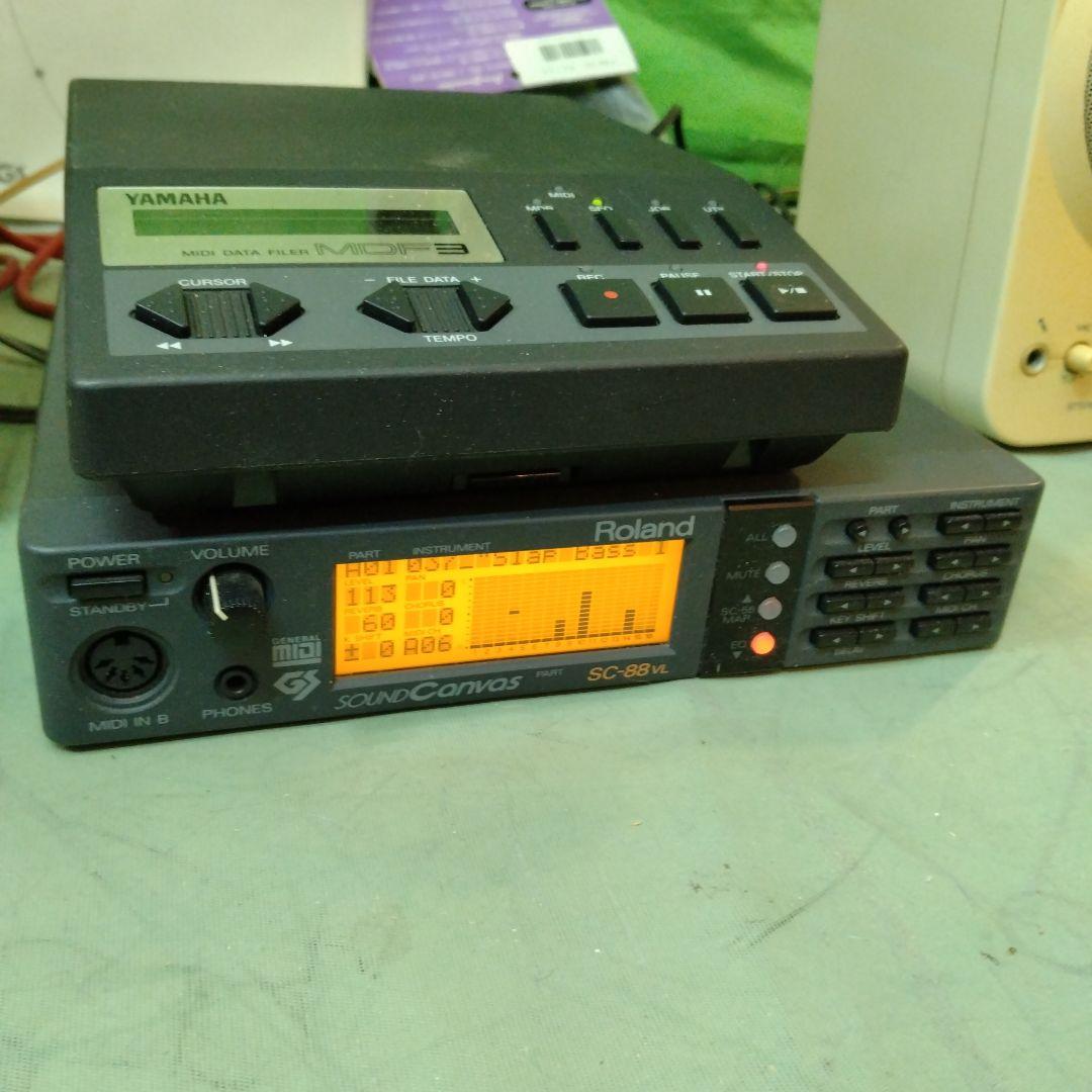 ●ヤマハ　MIDIデータファイラー　MDF3です。取説、ACアダプター付き
