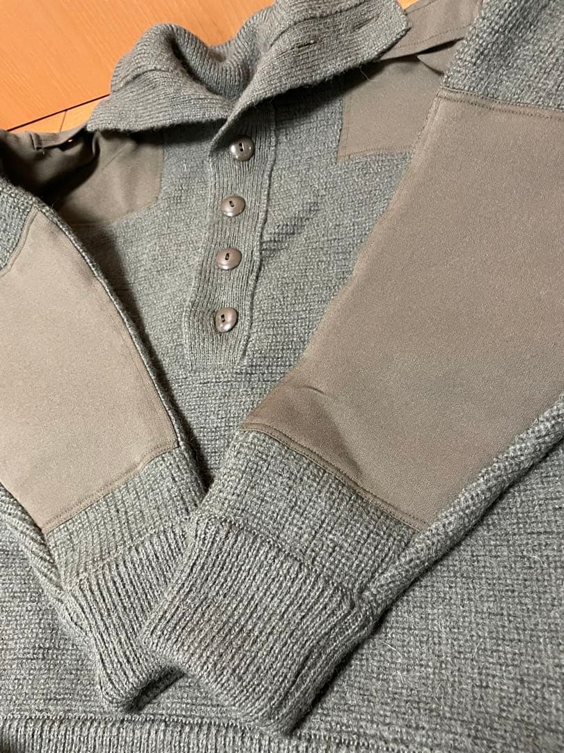 オーストラリア軍セーターschurwolle  HEERESEIGENTUM