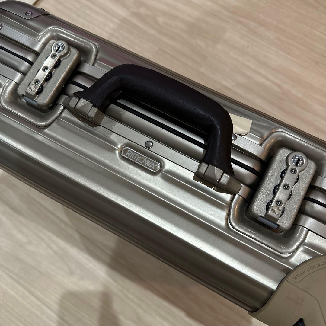 RIMOWA トパーズ チタニウム 32L(機内用)
