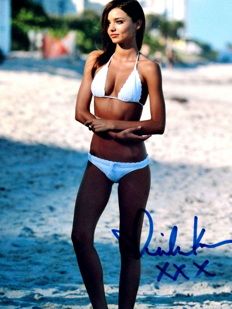 ミランダ・カー直筆サイン入り超大型写真…