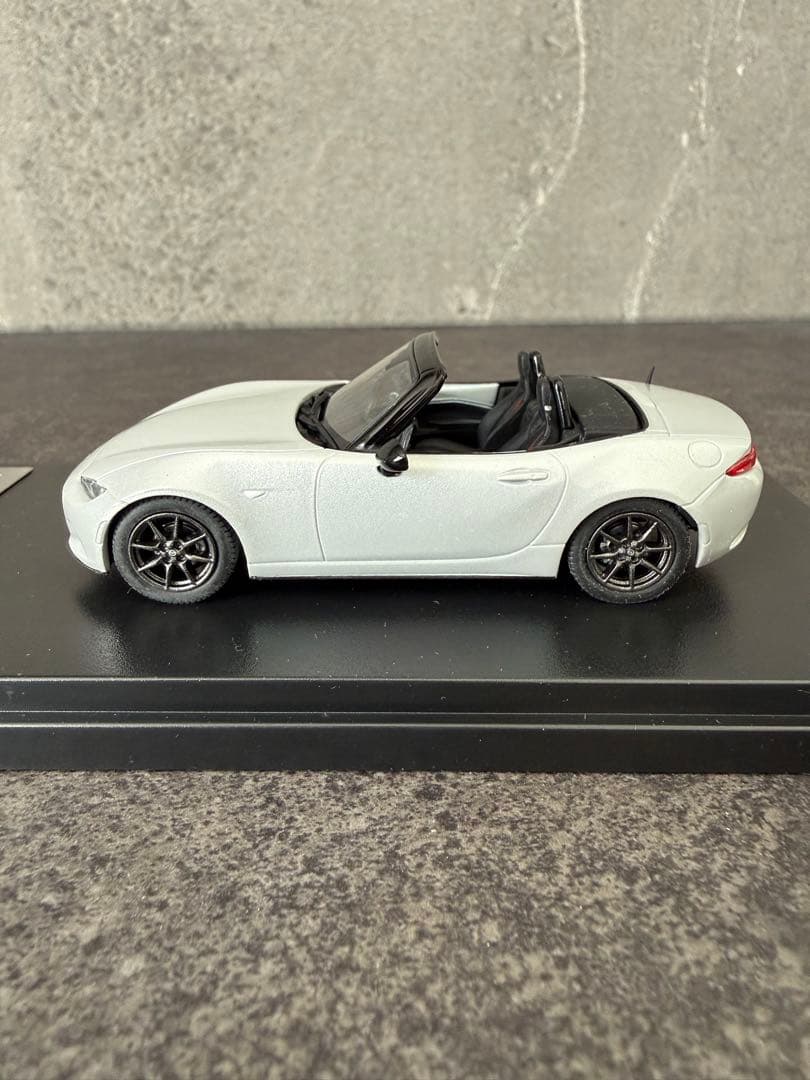 【美品】　マツダ　NDロードスター　1/43スケール　ミニカー