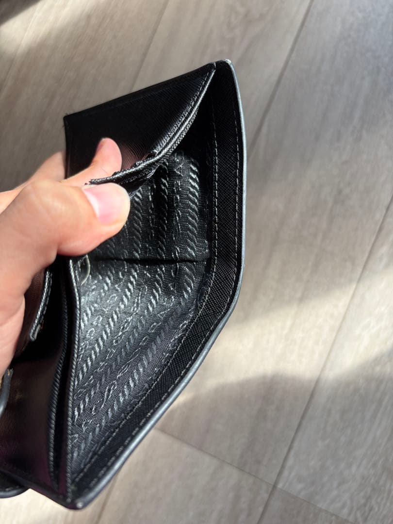 【限定値下げ】 PRADA プラダ 2つ折り財布 ブラック