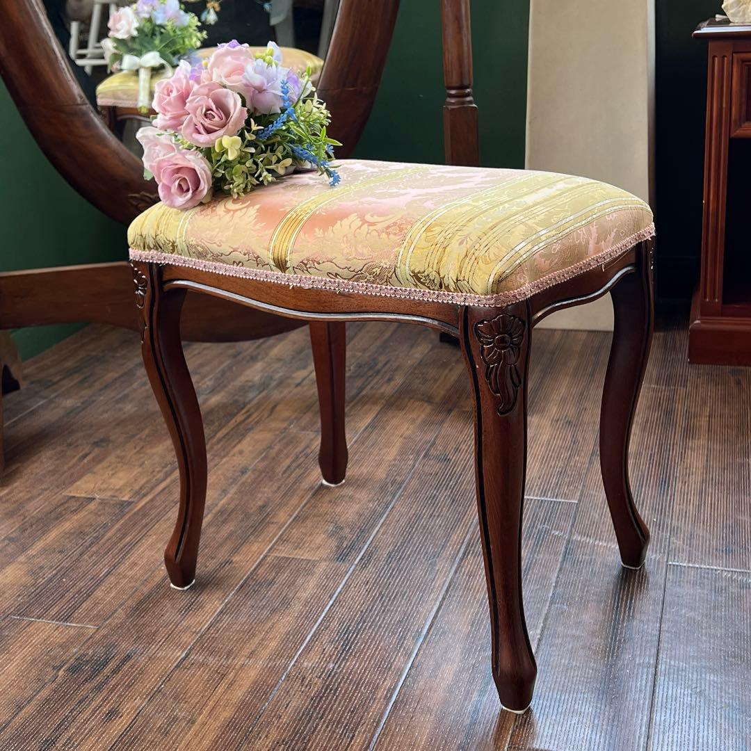 k546r121 イタリア製 クラシカルオットマン・スツール 猫脚家具 ピンク系