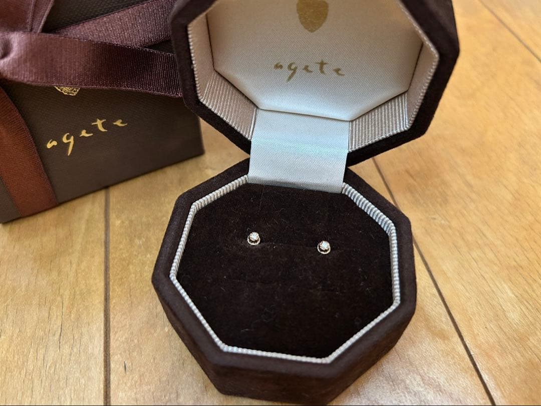 agete スタッドピアス ダイヤモンド