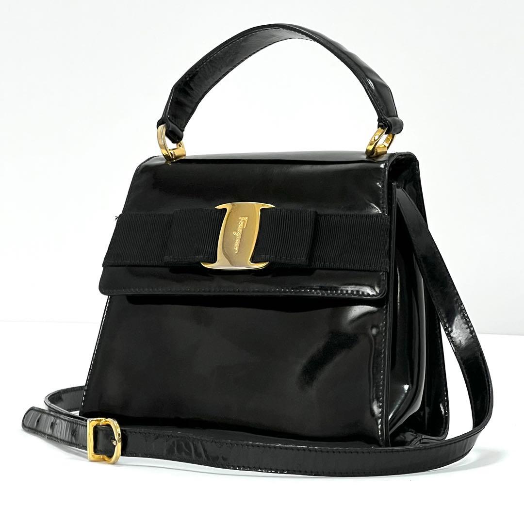 フェラガモ　ショルダー ハンドバッグ　2WAY　ヴァラリボン パテントレザー