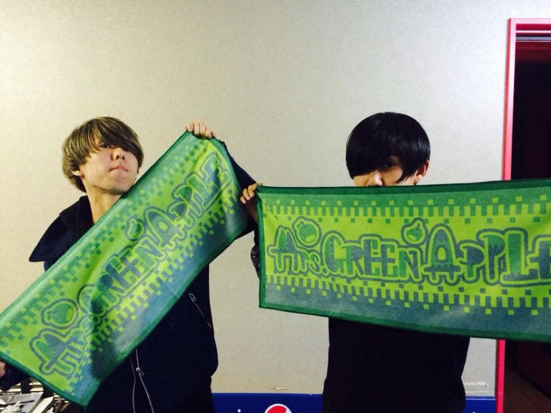 Mrs. GREEN APPLE タオルとジャケ写