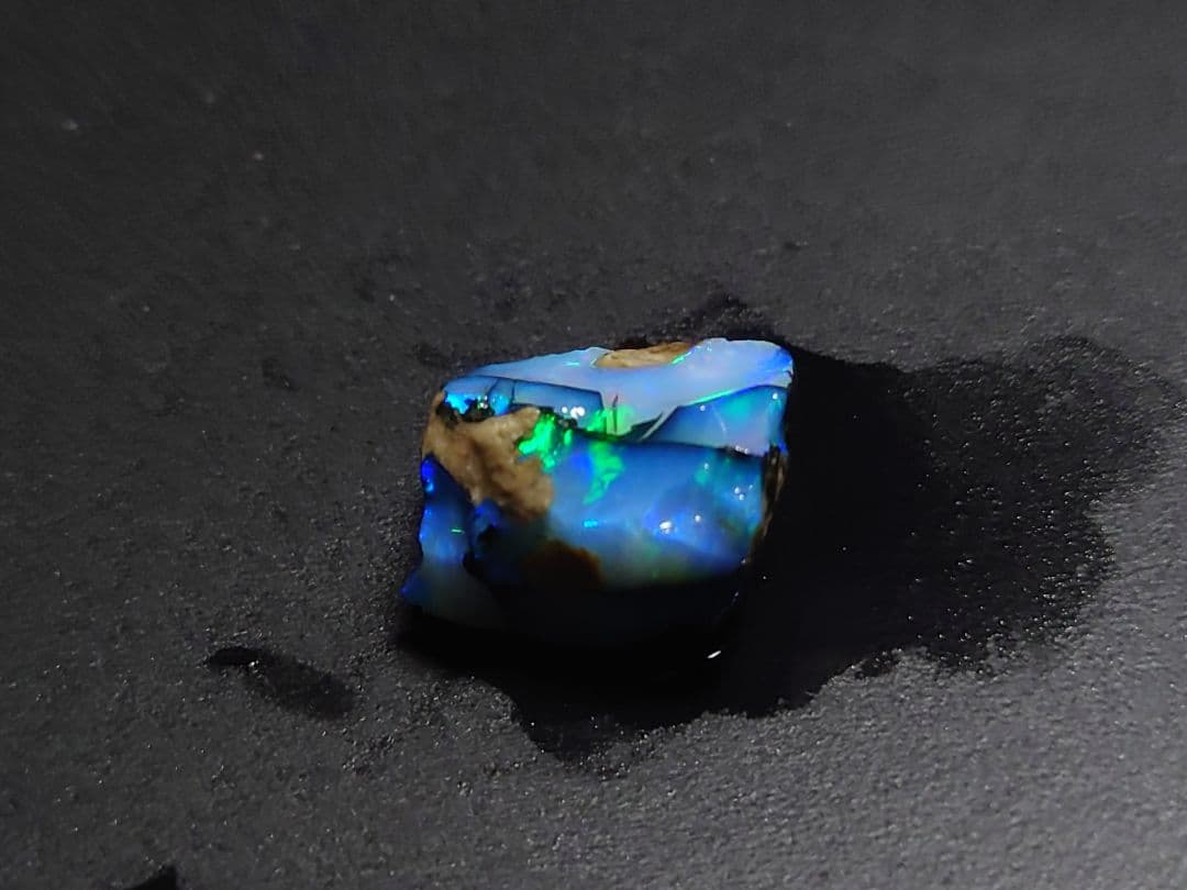 オパール　原石　チョーク　エチオピア　鉱物　標本　希少ライン