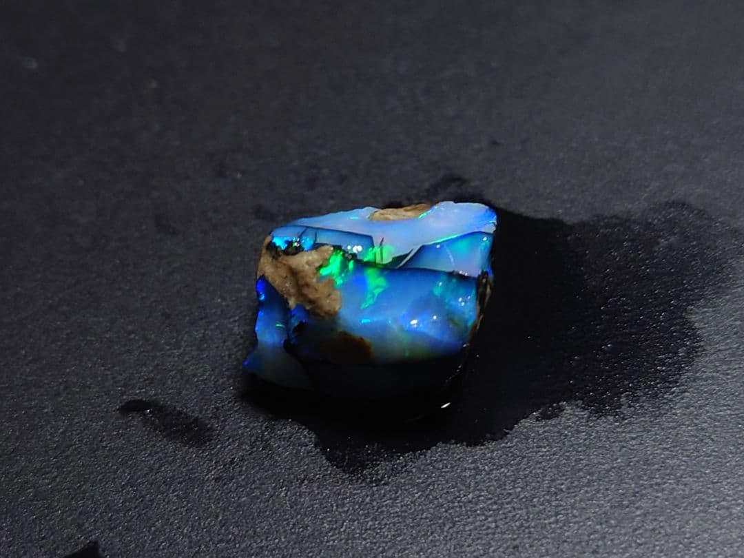 オパール　原石　チョーク　エチオピア　鉱物　標本　希少ライン