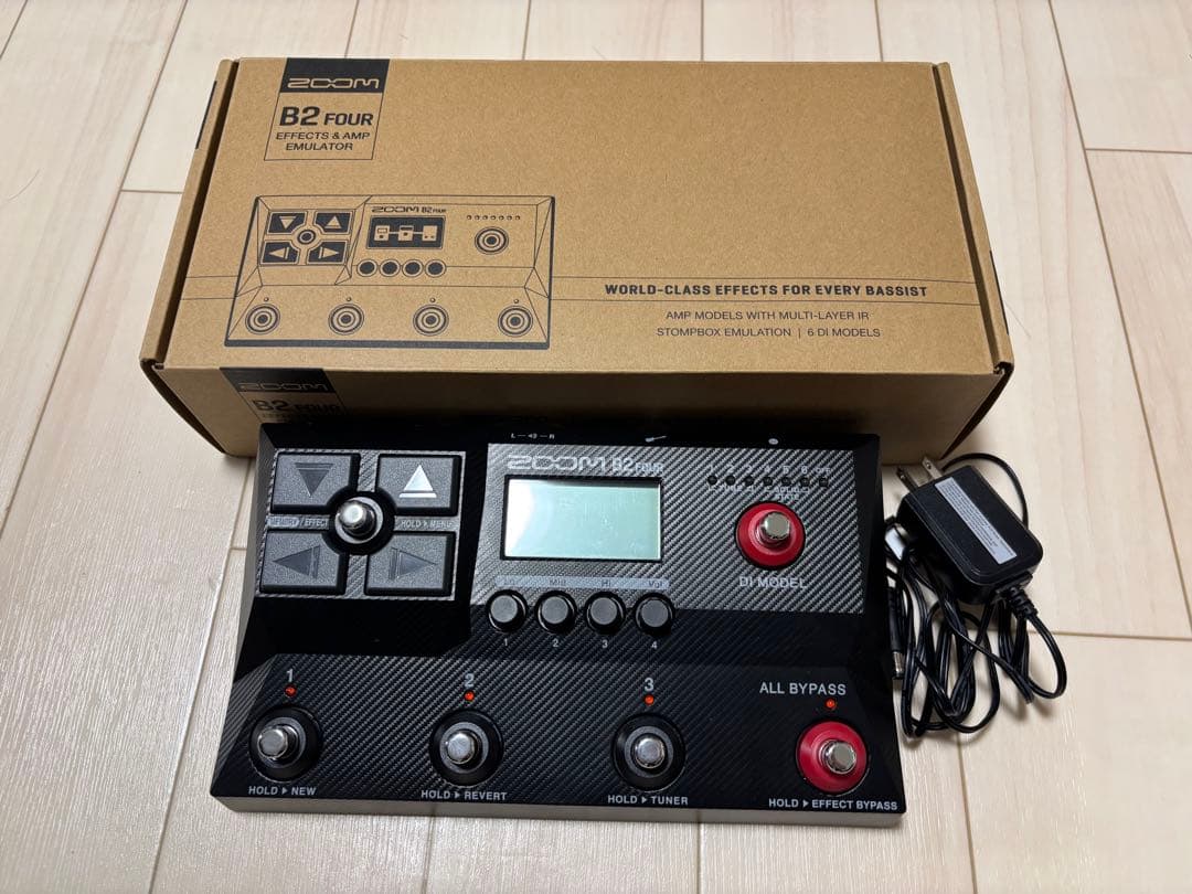 ベース ZOOM B2 FOUR