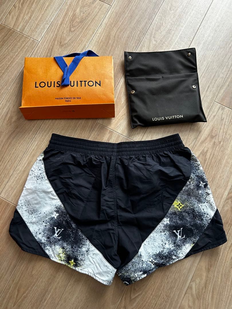 LOUIS VUITTON 水着 ブラック/ホワイト