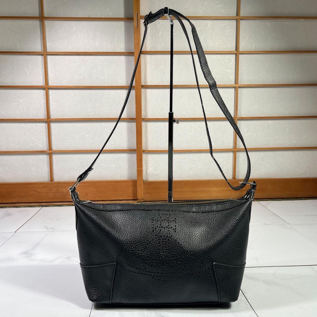 ヴィヴィアンウエストウッド ショルダーバッグ パンチングレザー ブラック