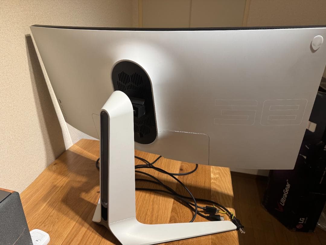 Alienware AW3821DW 144Hz ゲーミングモニター　UWQHD