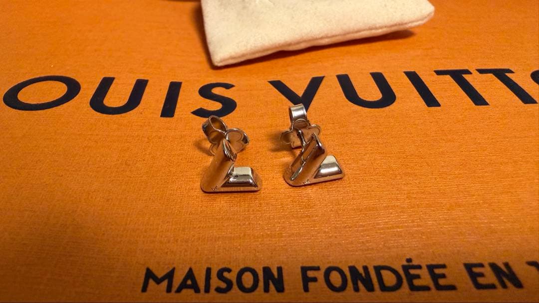 Louis Vuitton ピアス・エセンシャル V