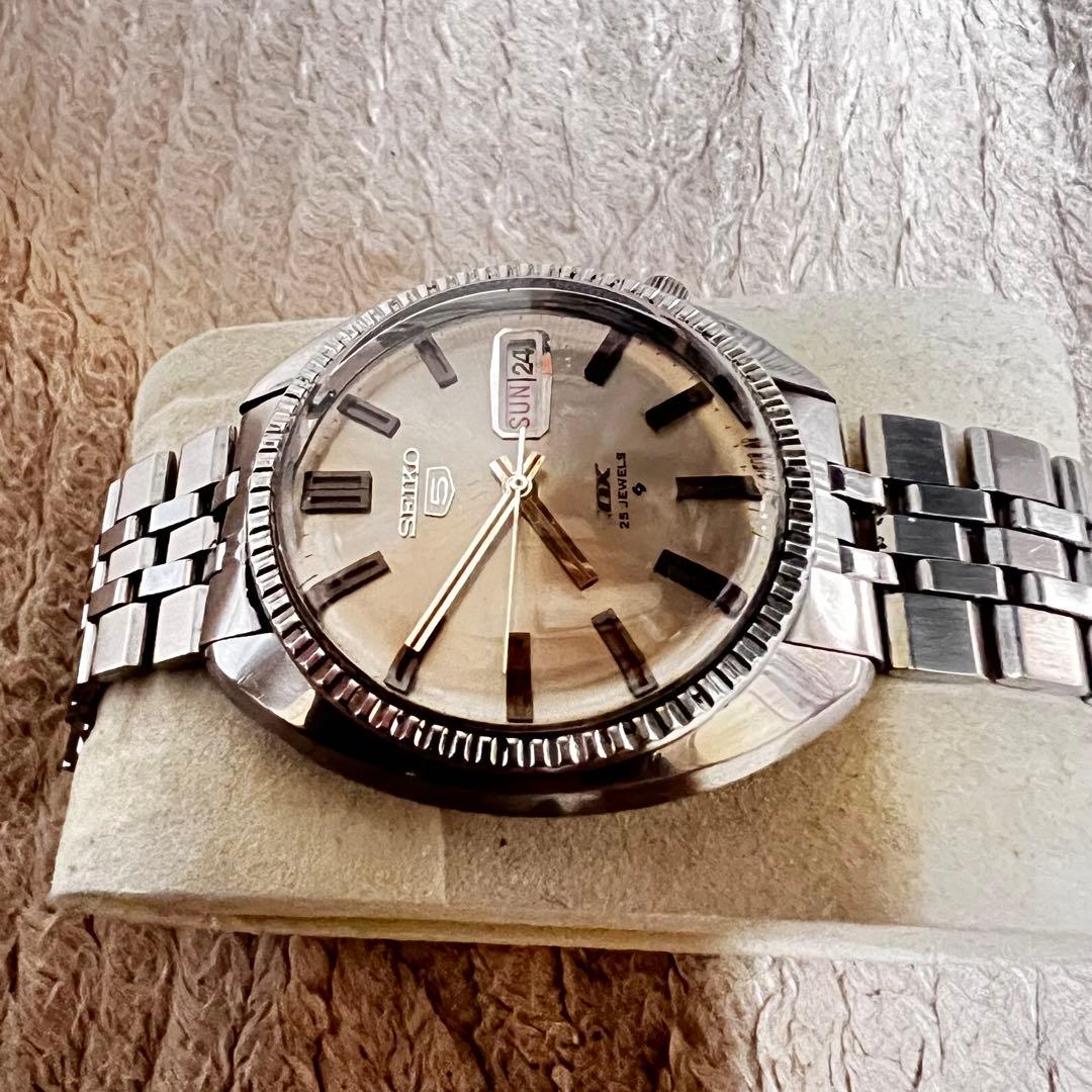 希少　美品稼働 ビンテージ時計6106-8141