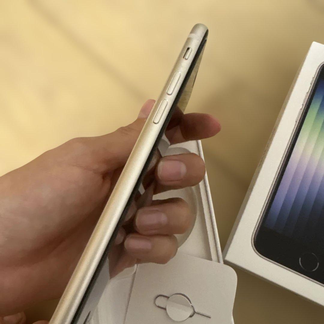 iPhoneSE第3世代本体+ケーブル