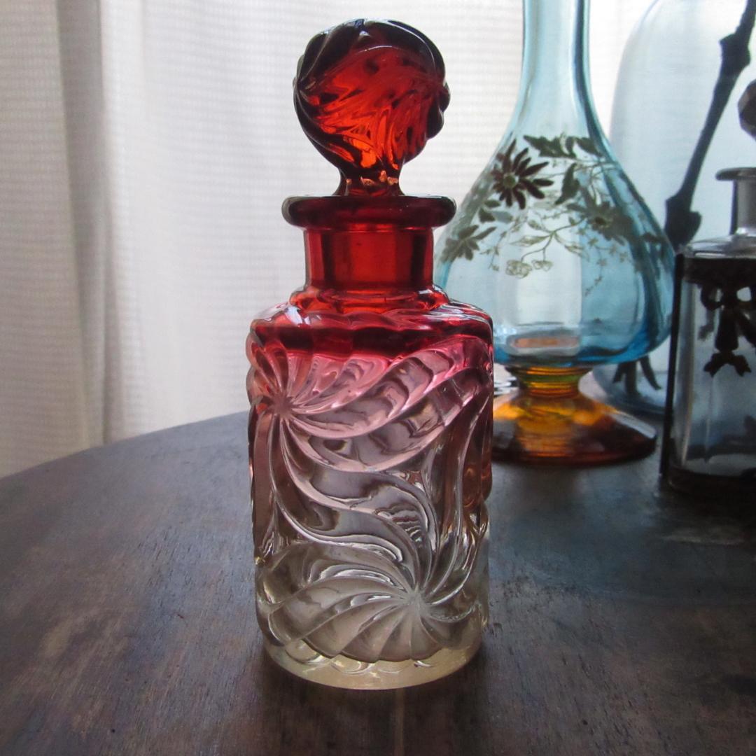 オールドバカラ　1890年頃「ROSACES　MULTIPLES」　香水瓶