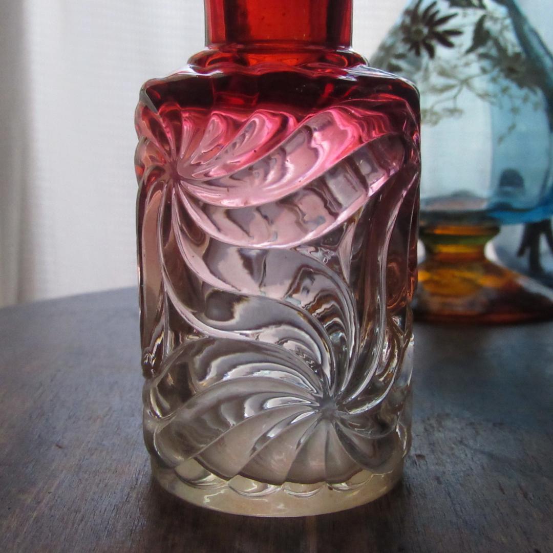 オールドバカラ　1890年頃「ROSACES　MULTIPLES」　香水瓶