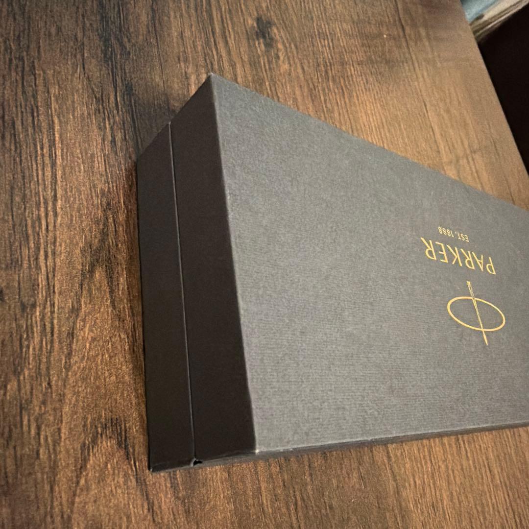 パーカー社製ボールペン 中字 インク黒 標準 ブラック