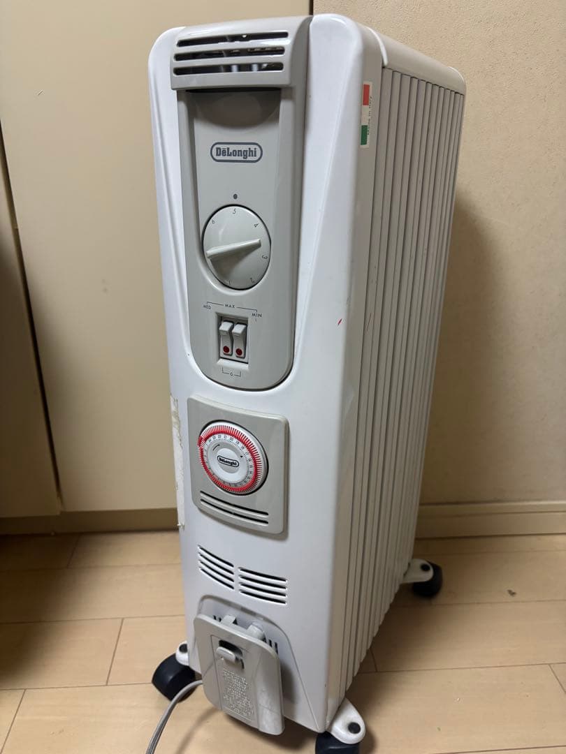 DeLonghi オイルヒーター ホワイト