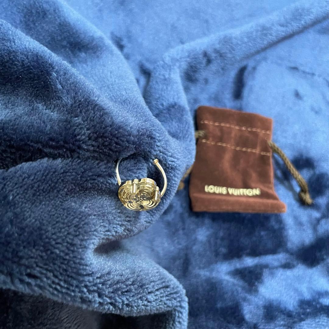 LOUIS VUITTON フラワーモチーフ　バングル&リング