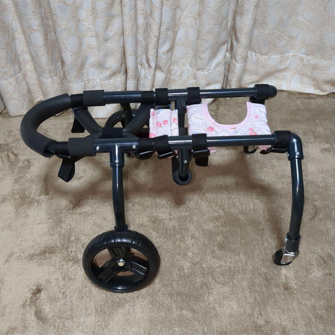 ワンちゃん4輪　リハビリ　食事補助　犬用車椅子　体制維持　犬の歩行器