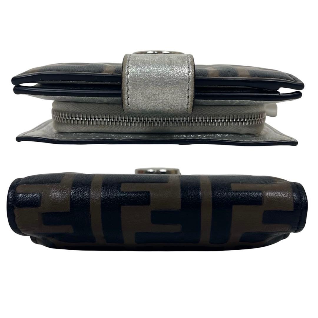 フェンディ　折り財布　FFロゴ　エンボス　ズッカ総柄　ラウンドファスナー　レザー