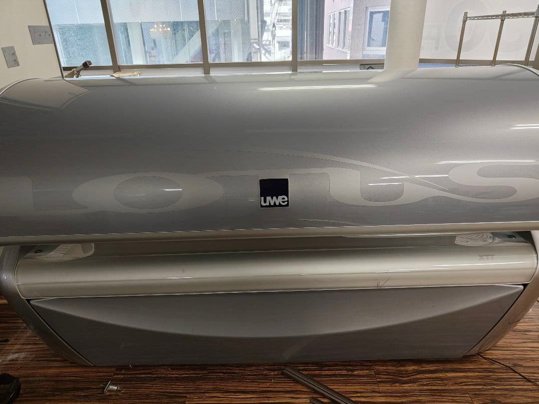 uwe LOTUS タンニングベッド 日焼けマシン