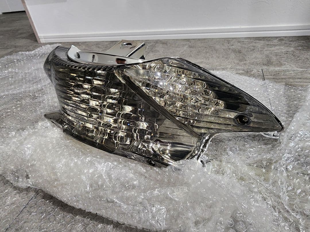 address アドレスv125s LEDテールランプ　ブレーキ (スモーク)