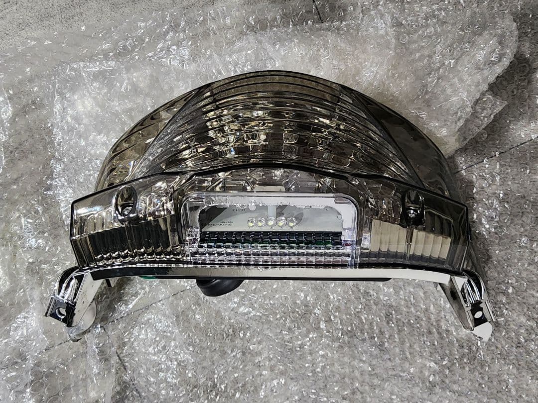 address アドレスv125s LEDテールランプ　ブレーキ (スモーク)
