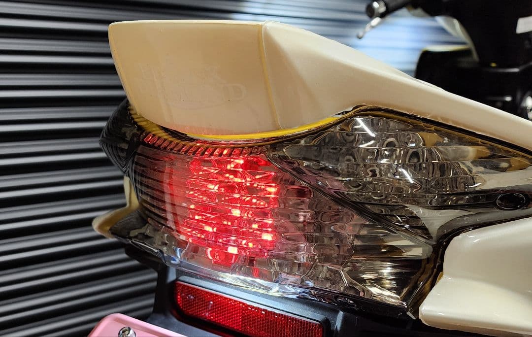 address アドレスv125s LEDテールランプ　ブレーキ (スモーク)