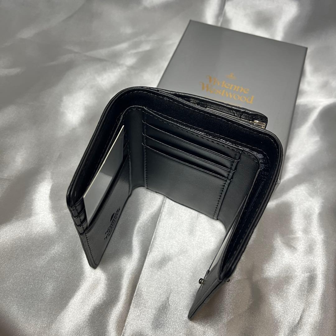 新品 Vivienne Westwood ブラック ヴィヴィアン柄 三つ折り財布