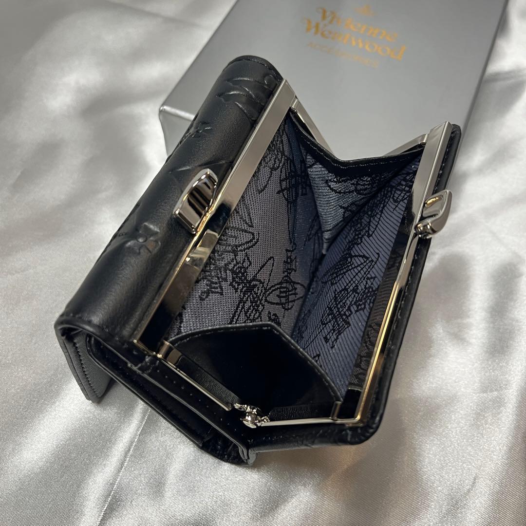 新品 Vivienne Westwood ブラック ヴィヴィアン柄 三つ折り財布
