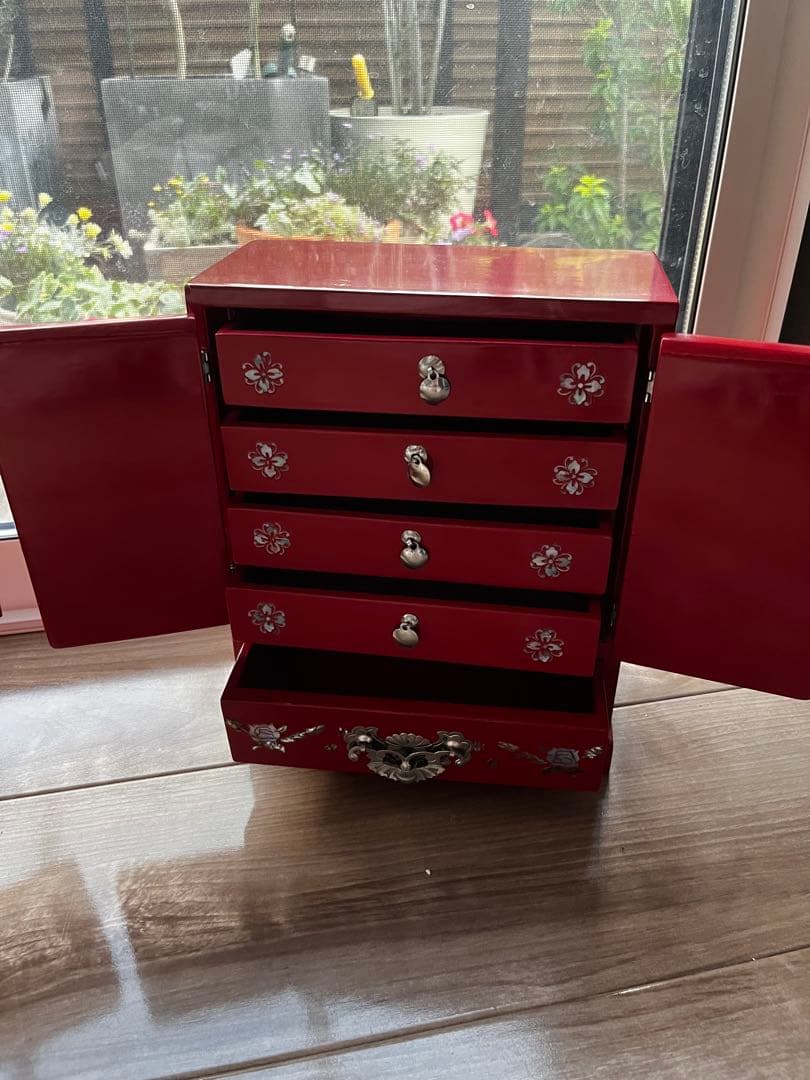 ◆韓国螺鈿細工 カギ付き 小物入れ 宝石箱 漆器 木製 引き出し (2つ)