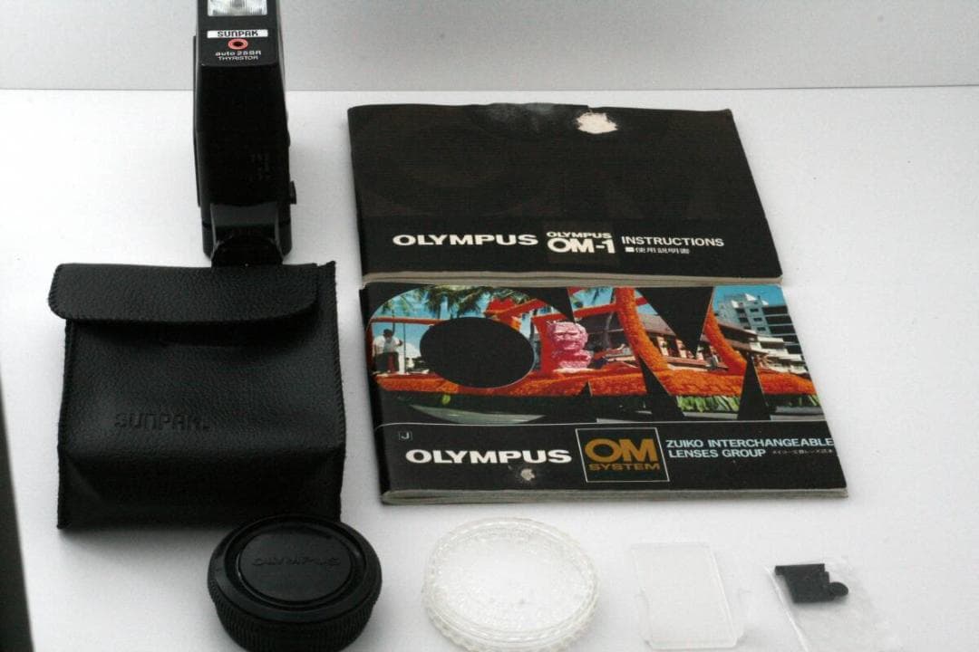 OLYMPUS OM-1 オリンパスフィルムカメラ 50mm F 1.8シルバー