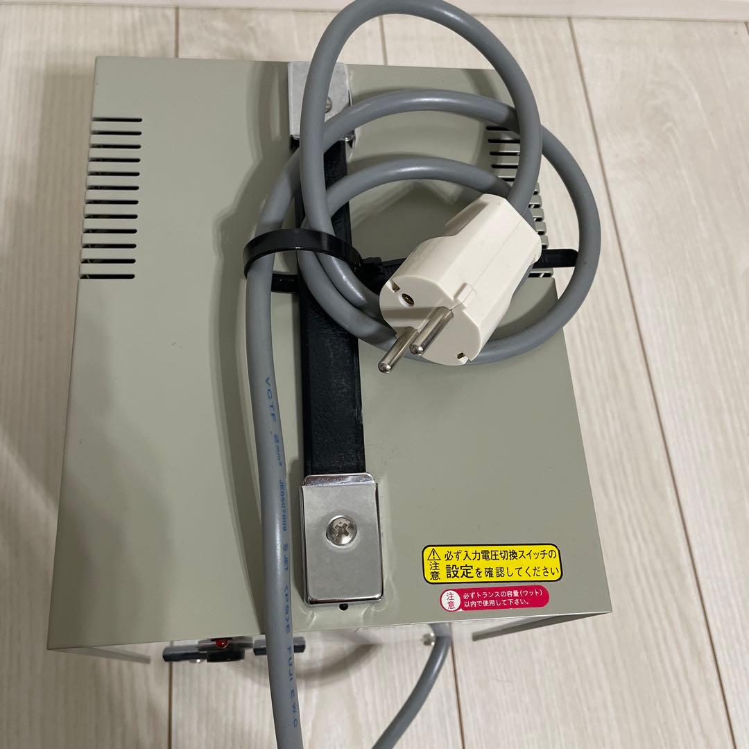 日章工業　アップ・ダウン変圧器2200W 240V/100V