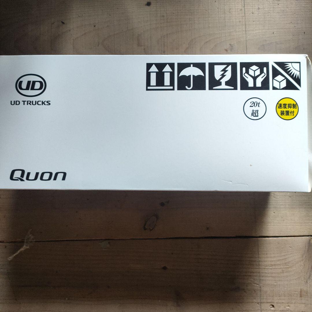 UDトラックス 1/43 Quon トラック　シルバー