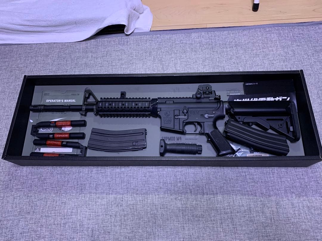 東京マルイ　次世代電動ガン　SOPMOD M4 拡マガ、バッテリー、充電器など
