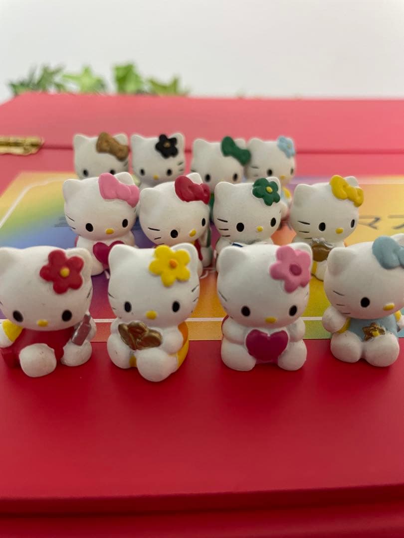 新品　ケース付き　サンリオ　ハローキティの幸運を呼ぶ開運マスコット　360個