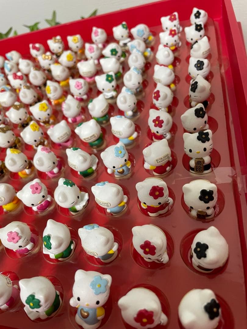 新品　ケース付き　サンリオ　ハローキティの幸運を呼ぶ開運マスコット　360個