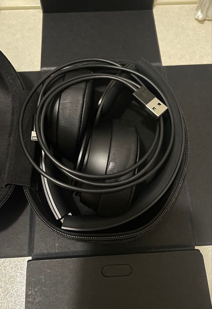 Beats SOLO PRO ワイヤレスヘッドホン