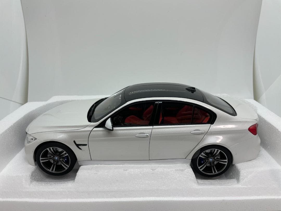 304-035 ノレブ 1/18 BMW M3 Competition 2017
