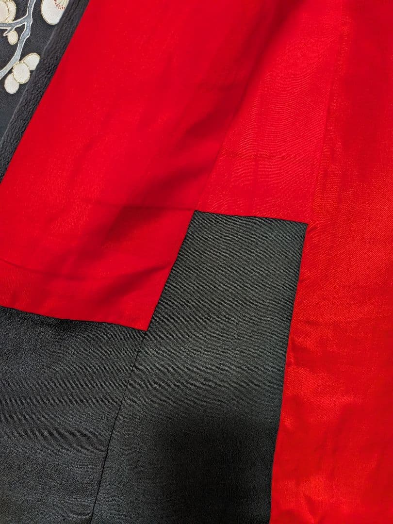 アンティーク黒引き振袖　豪快な松竹梅　＆アンティーク赤振袖長襦袢